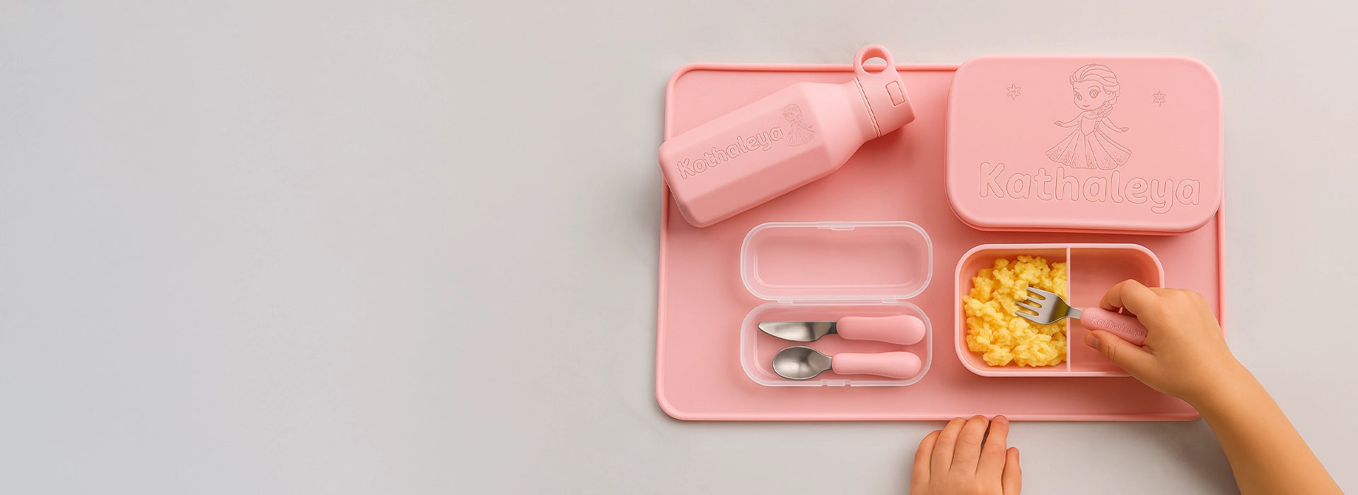 Lonchera Antiderrame, <br>
Personalizada con su nombre <br>y personaje favorito ⭐